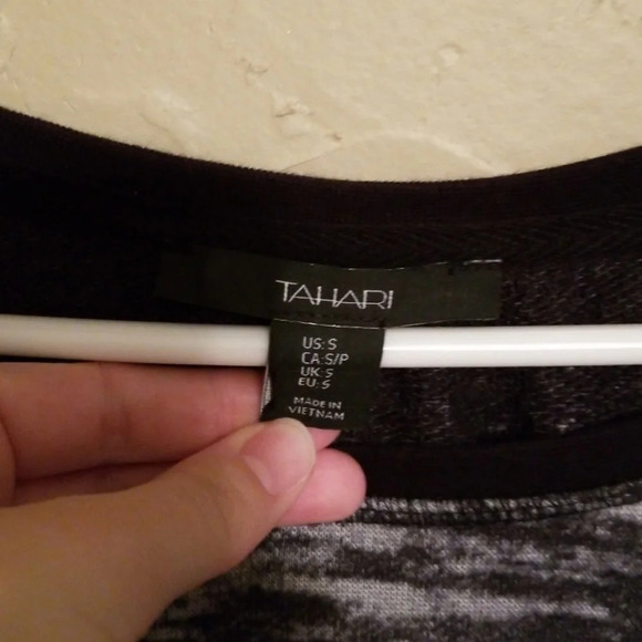 Tahari Heathered Black & Gray Sweater Small - Picture 2 of 6